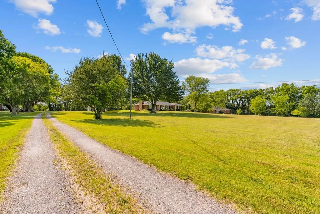 226 Maple Hill Road Lebanon TN 37087
