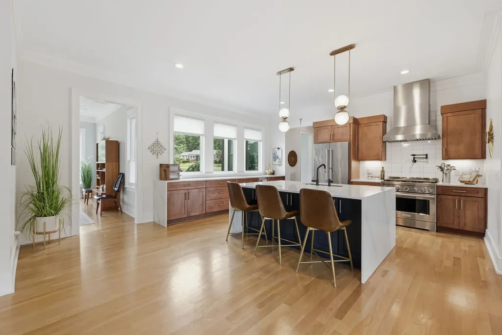 848 W Hillwood Drive Nashville TN 37205