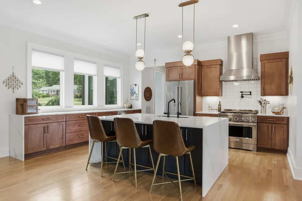 848 W Hillwood Drive Nashville TN 37205