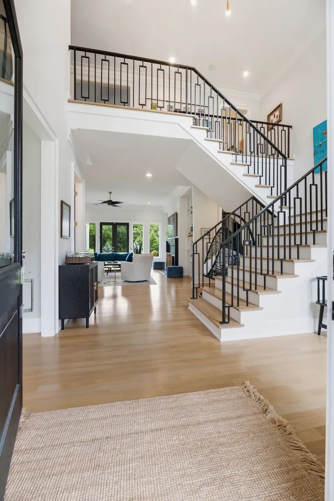848 W Hillwood Drive Nashville TN 37205