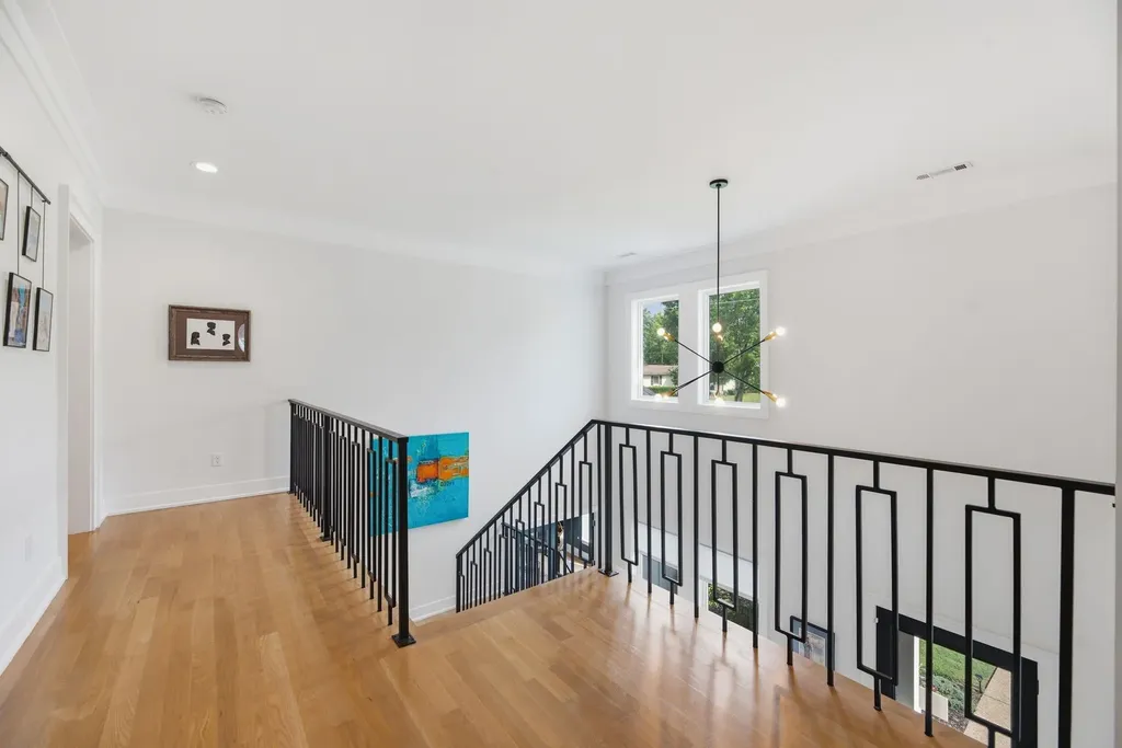 848 W Hillwood Drive Nashville TN 37205