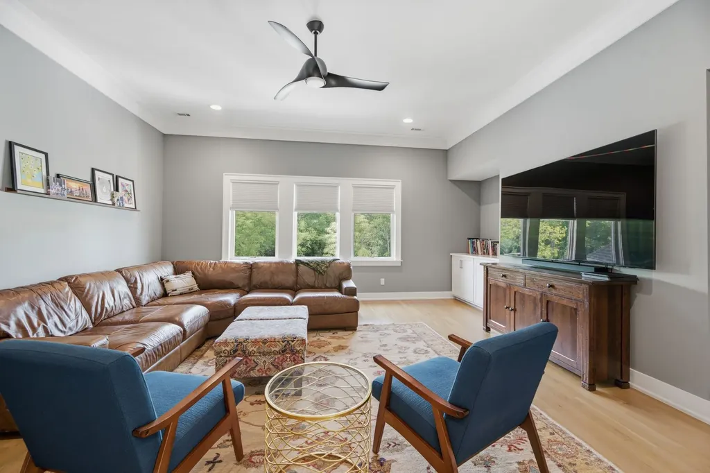 848 W Hillwood Drive Nashville TN 37205
