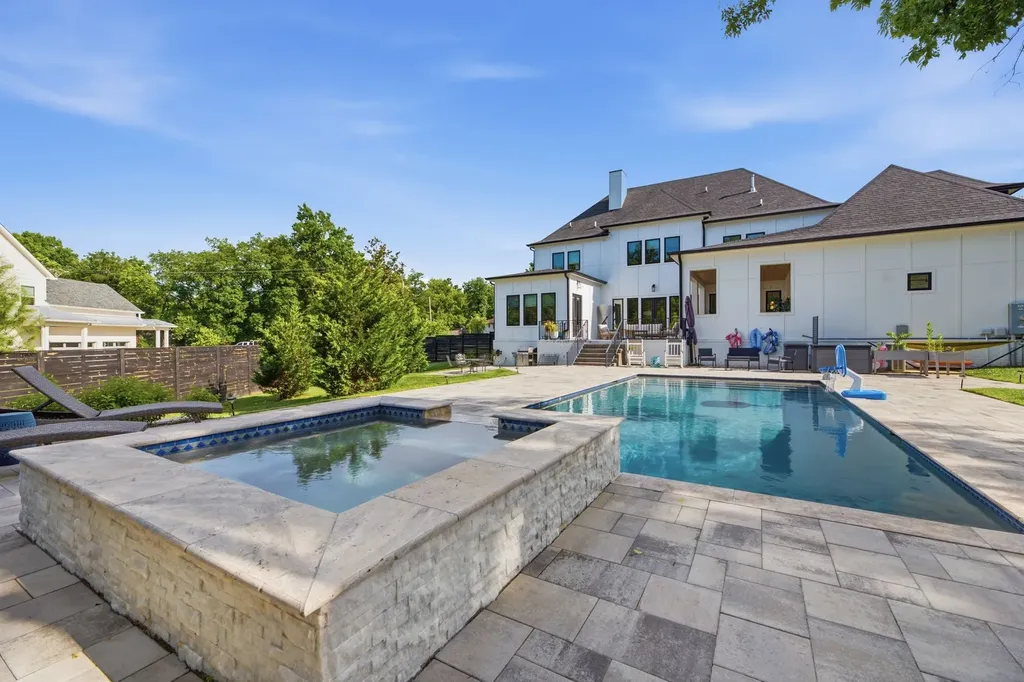 848 W Hillwood Drive Nashville TN 37205