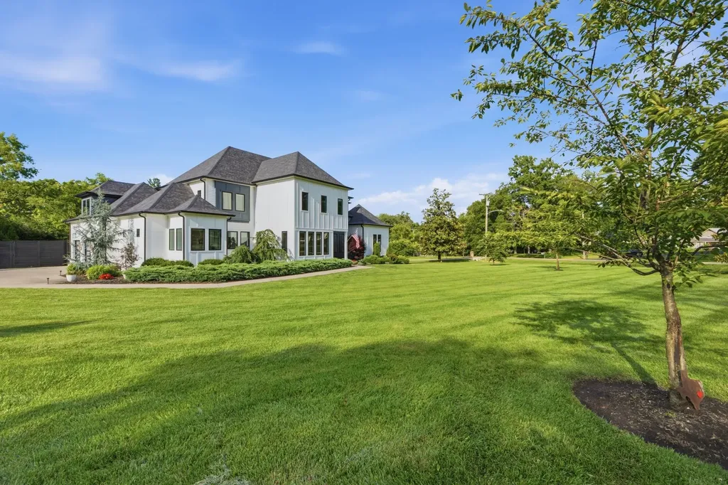 848 W Hillwood Drive Nashville TN 37205