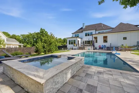 848 W Hillwood Drive Nashville TN 37205