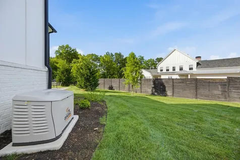 848 W Hillwood Drive Nashville TN 37205