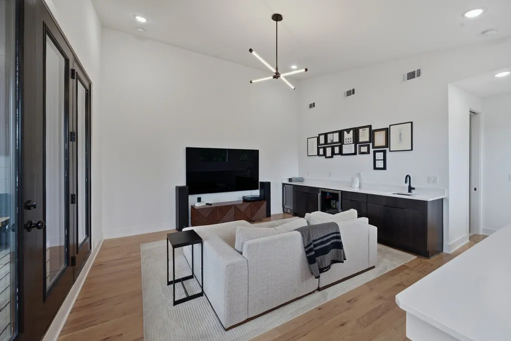 607B Moore Avenue Nashville TN 37203