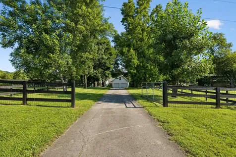 3188 Hampshire Pike Mount Pleasant TN 38474