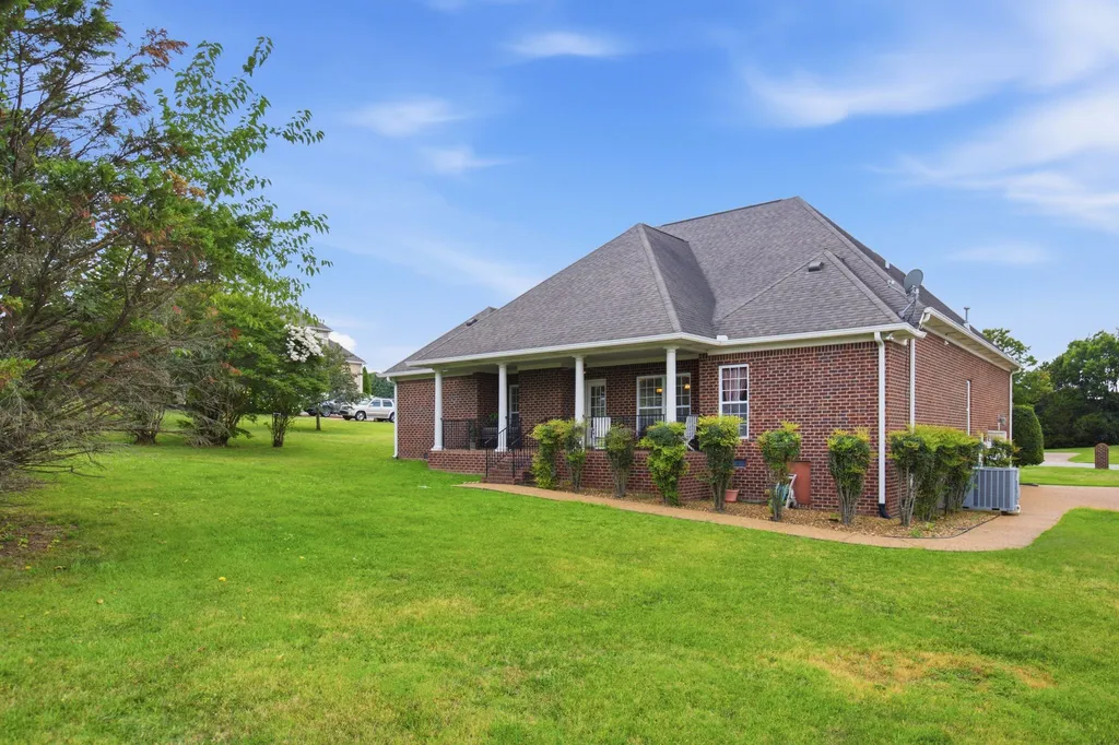 103 Lexington Drive Lebanon TN 37087