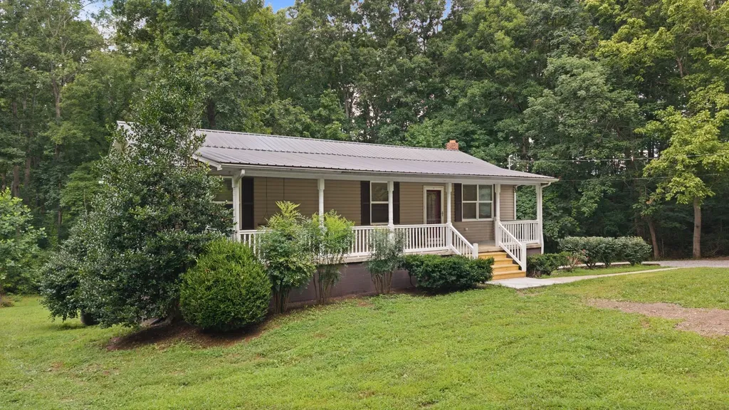 1330 Promise Land Road Charlotte TN 37036