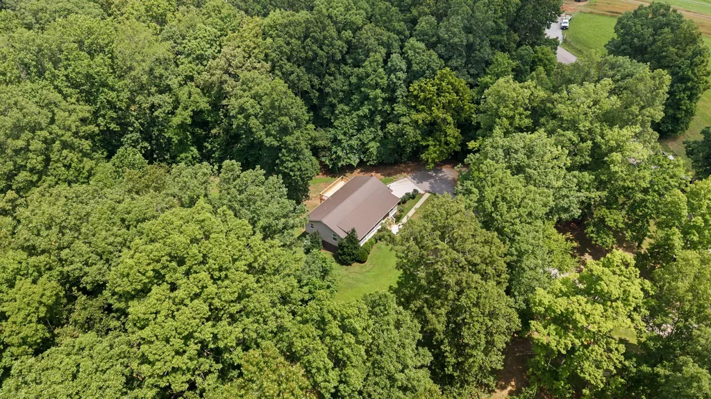 1330 Promise Land Road Charlotte TN 37036