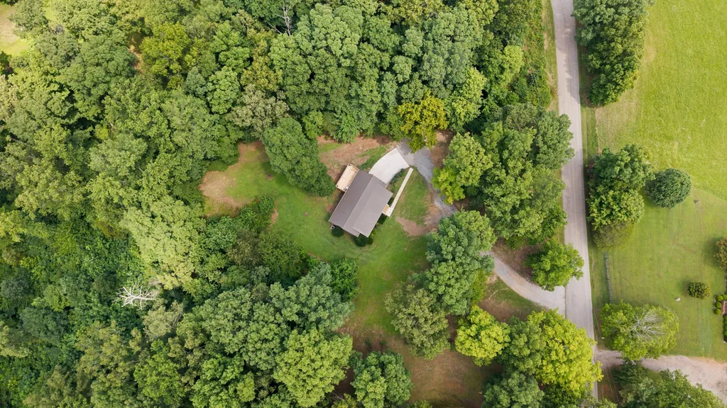 1330 Promise Land Road Charlotte TN 37036