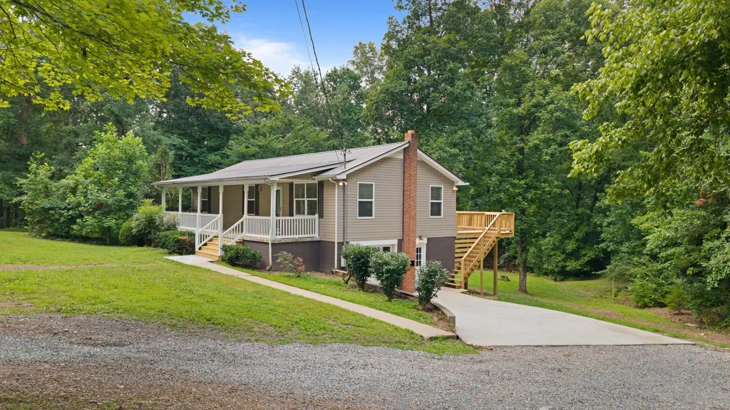 1330 Promise Land Road Charlotte TN 37036