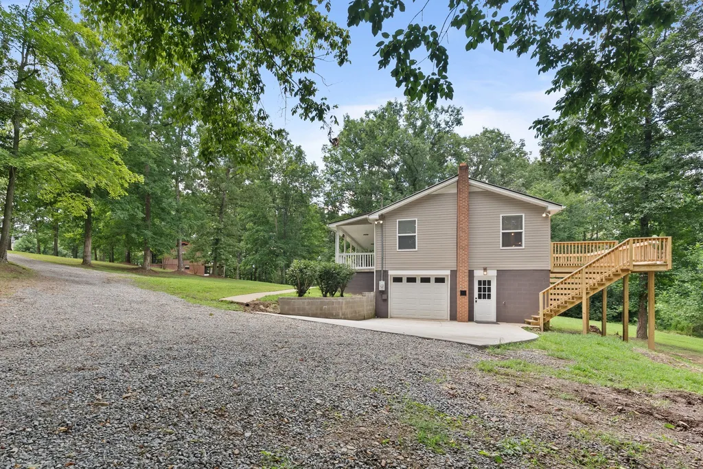 1330 Promise Land Road Charlotte TN 37036