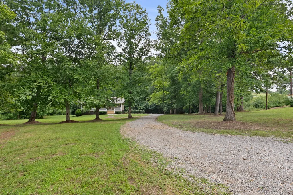 1330 Promise Land Road Charlotte TN 37036