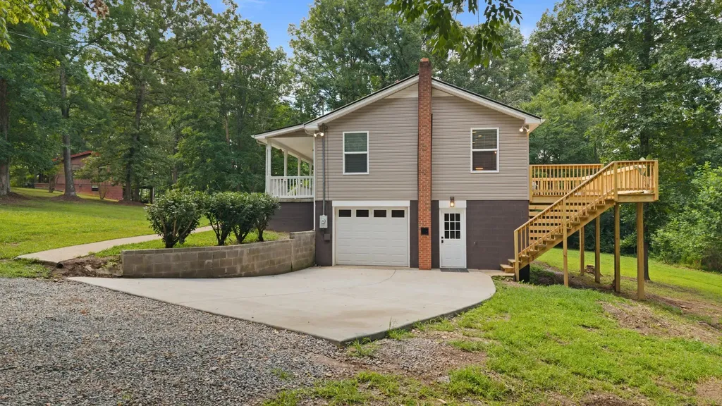 1330 Promise Land Road Charlotte TN 37036