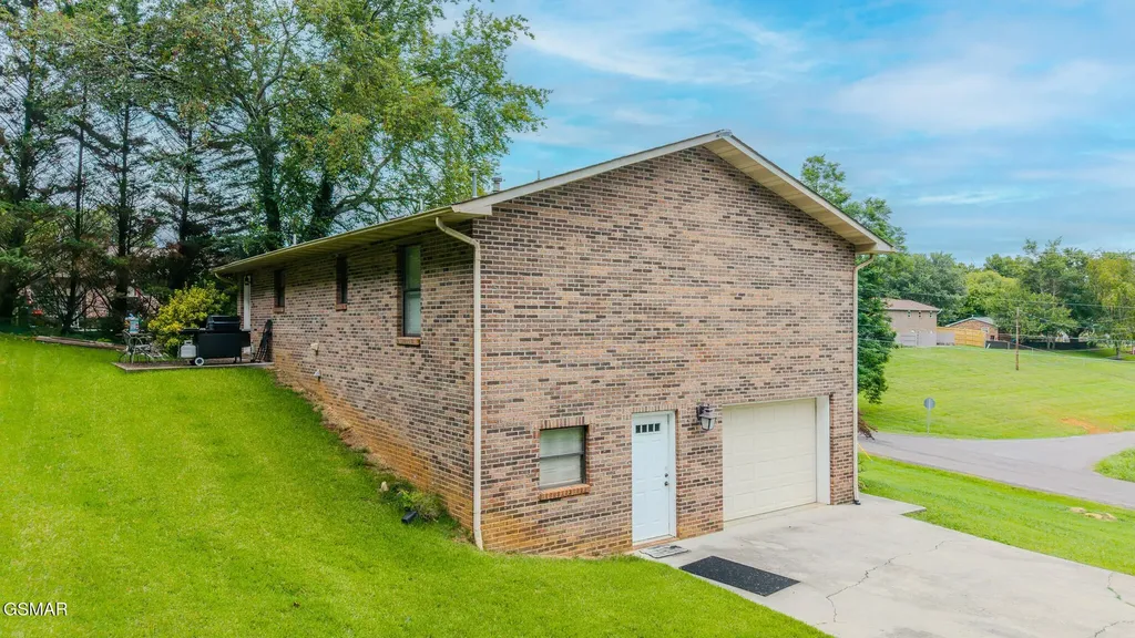 294 Cherokee Trail Seymour TN 37865