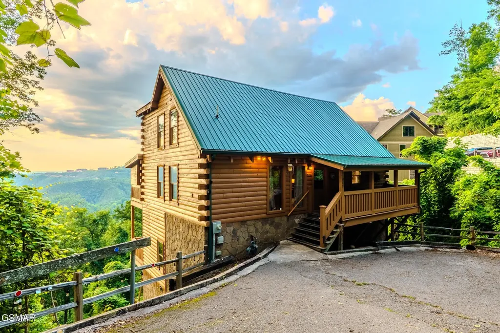 569 Forest Springs Drive Gatlinburg TN 37738