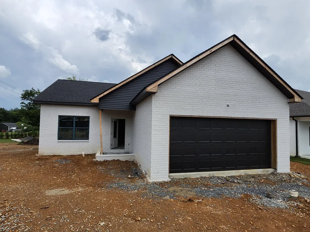 201 Sandalwood Way Dickson TN 37055