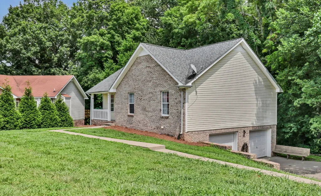 931 Drum Lane Clarksville TN 37043