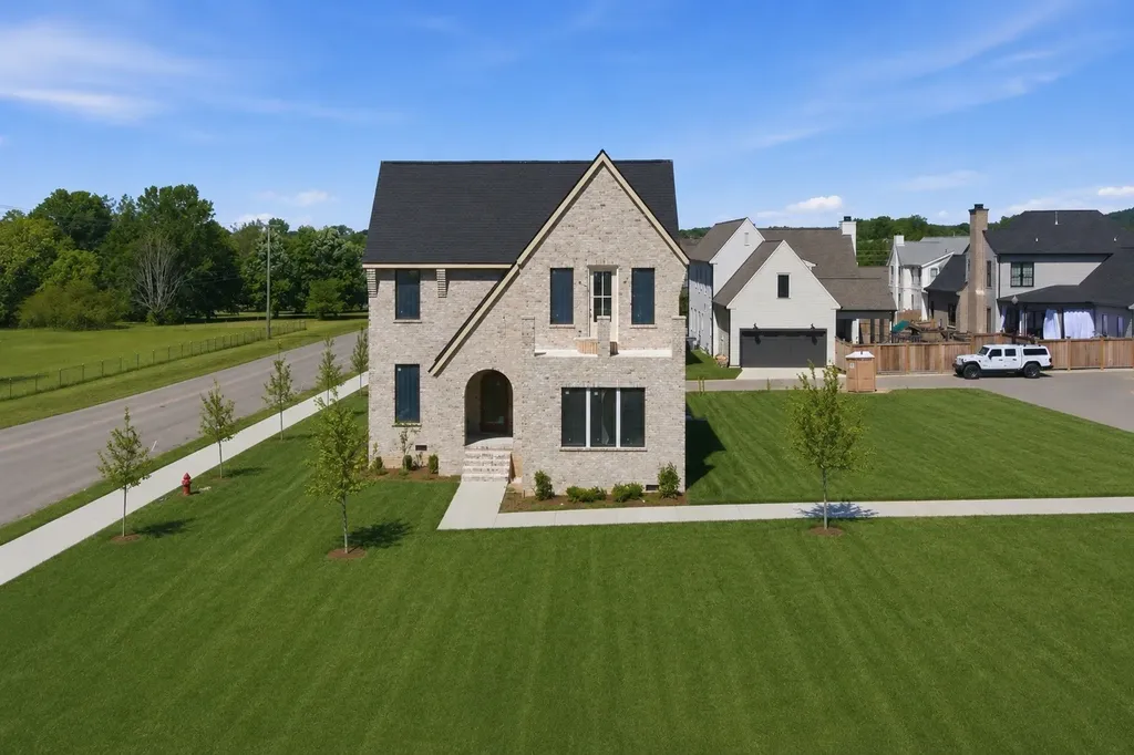138 Beetson Alley Thompsons Station TN 37179