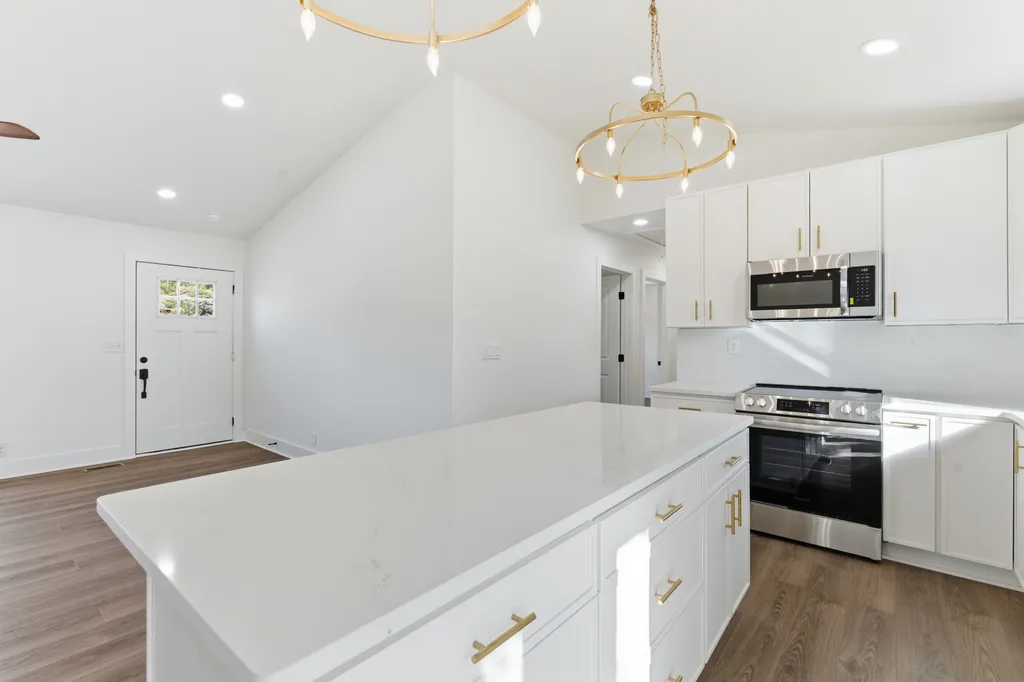 206 New Sawyer Brown Road Nashville TN 37221