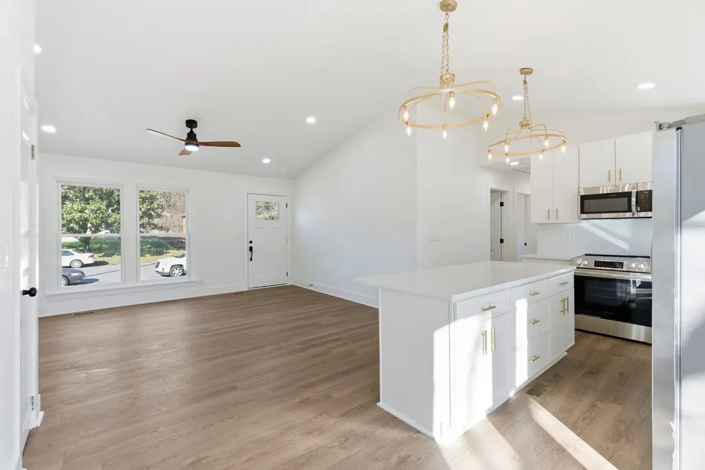 206 New Sawyer Brown Road Nashville TN 37221