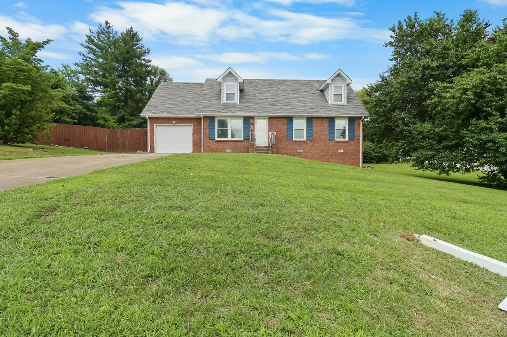 2301 Sherwood Hills Court Clarksville TN 37042