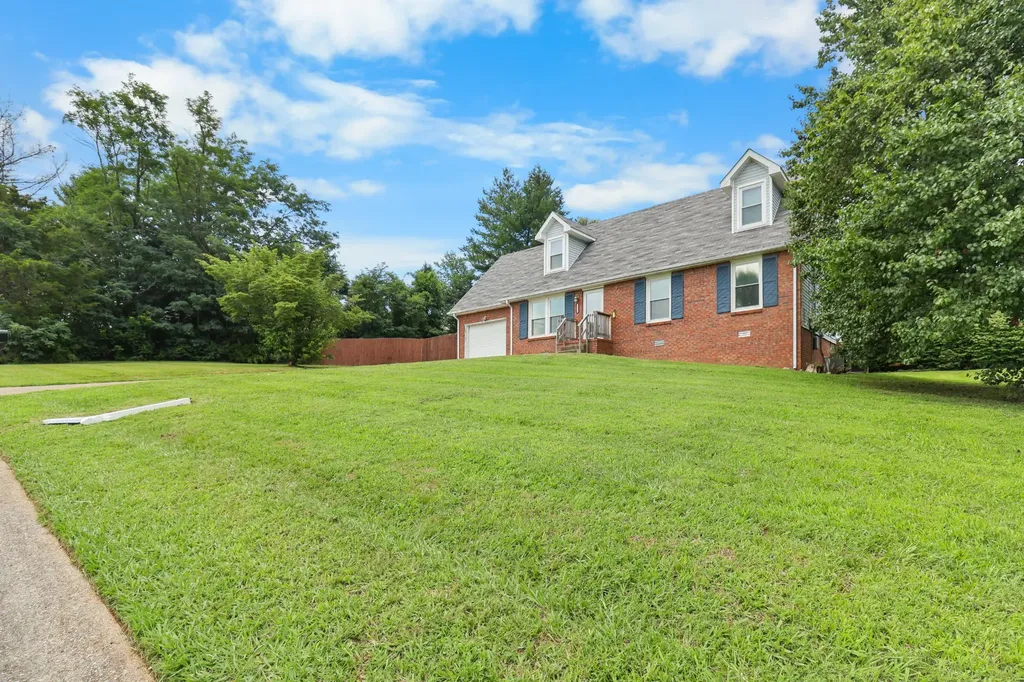 2301 Sherwood Hills Court Clarksville TN 37042