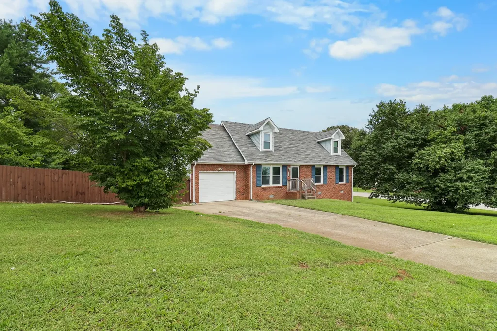 2301 Sherwood Hills Court Clarksville TN 37042