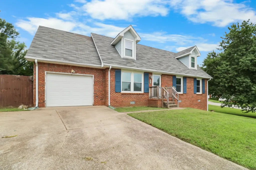 2301 Sherwood Hills Court Clarksville TN 37042
