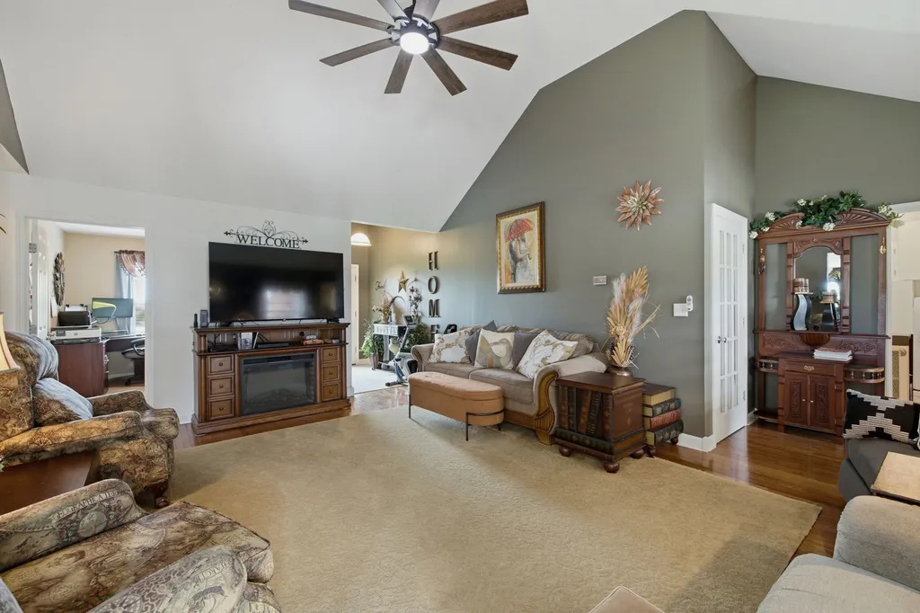 113 E Robertson Road Castalian Springs TN 37031