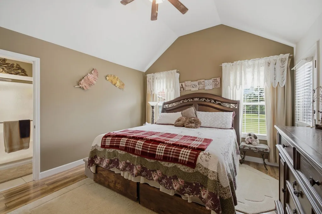 113 E Robertson Road Castalian Springs TN 37031