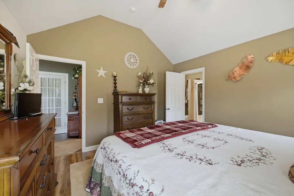 113 E Robertson Road Castalian Springs TN 37031