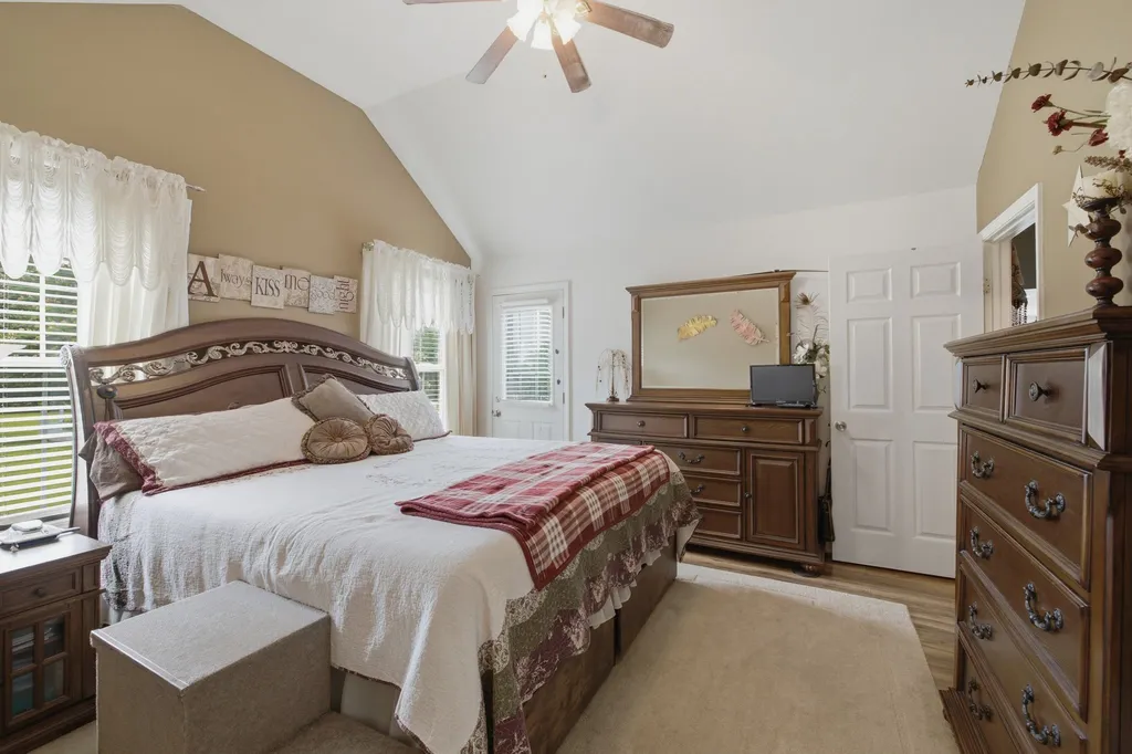 113 E Robertson Road Castalian Springs TN 37031