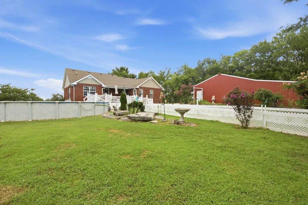 113 E Robertson Road Castalian Springs TN 37031