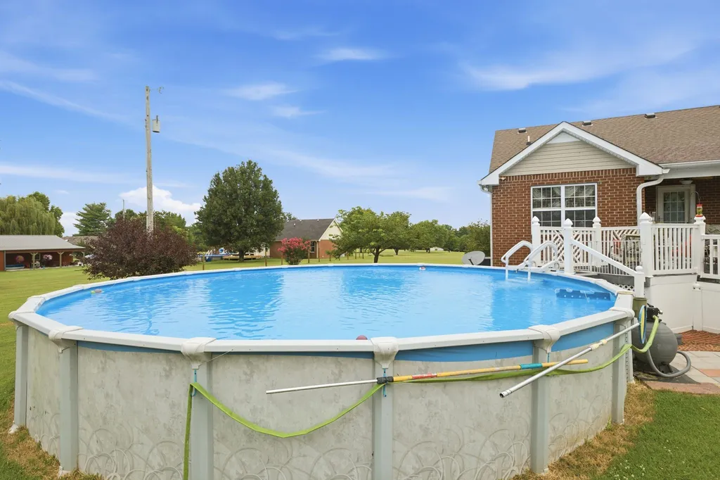 113 E Robertson Road Castalian Springs TN 37031