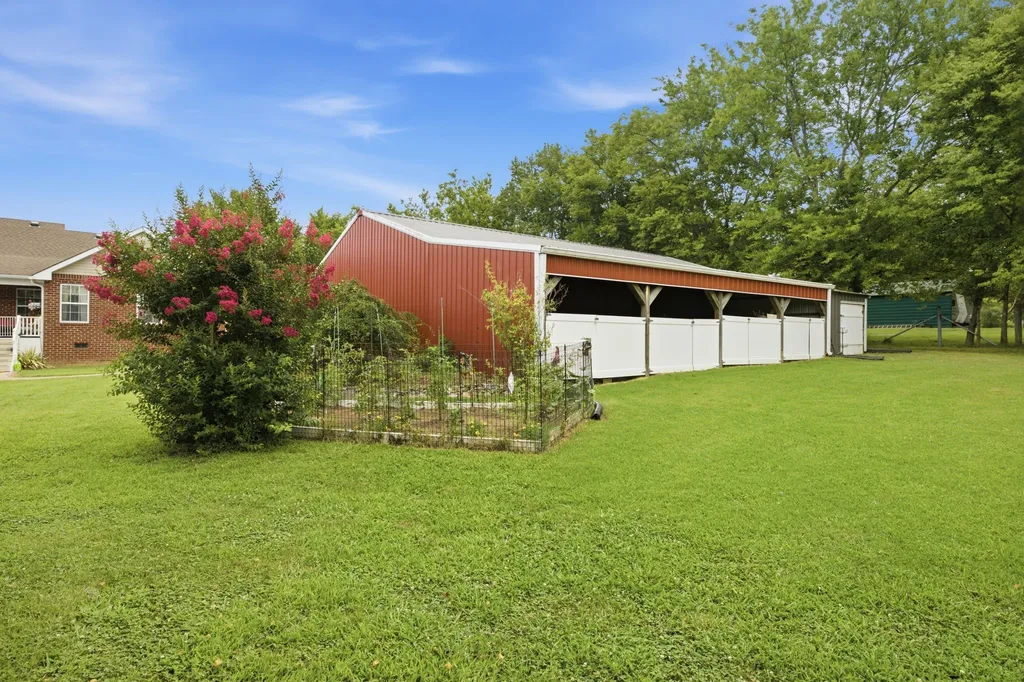 113 E Robertson Road Castalian Springs TN 37031