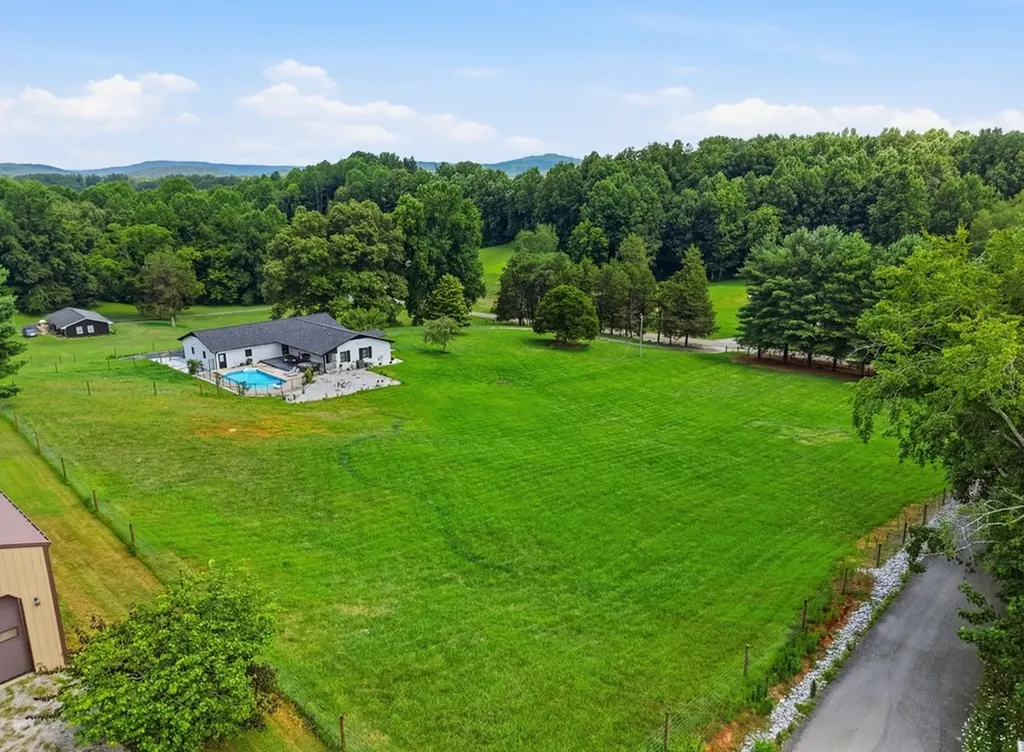 237 S Fork Road Sparta TN 38583