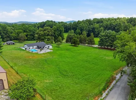237 S Fork Road Sparta TN 38583