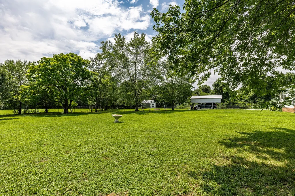 1027 Lbj Court Gallatin TN 37066