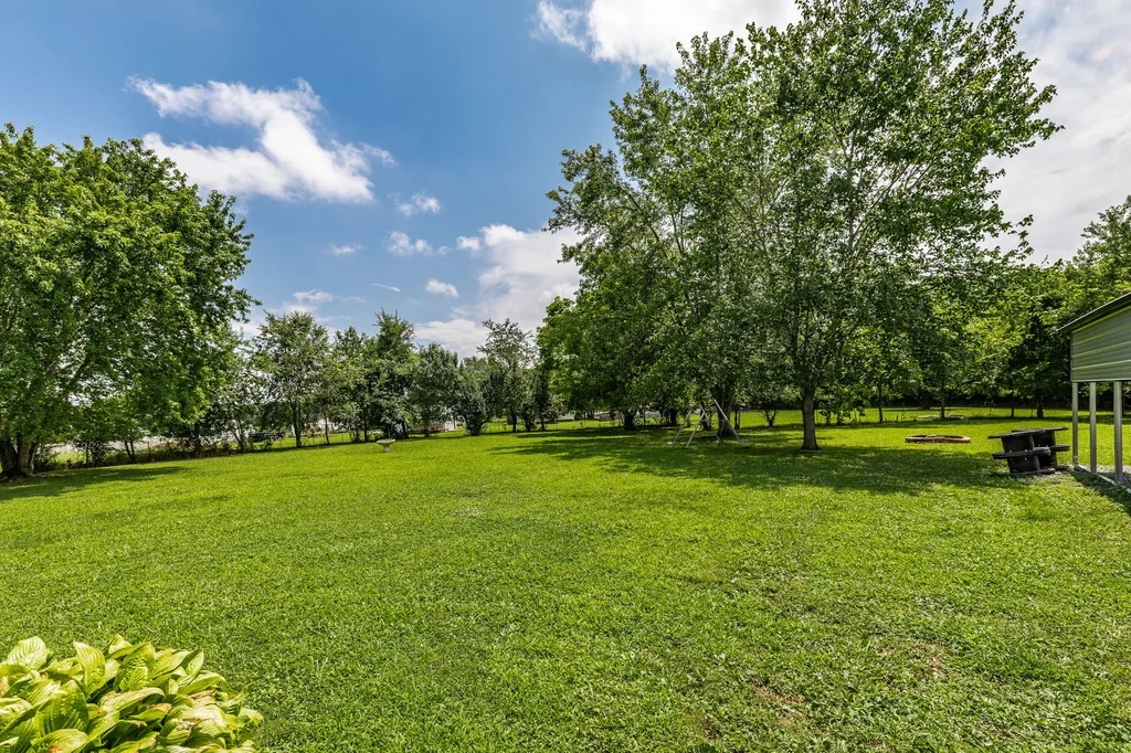 1027 Lbj Court Gallatin TN 37066