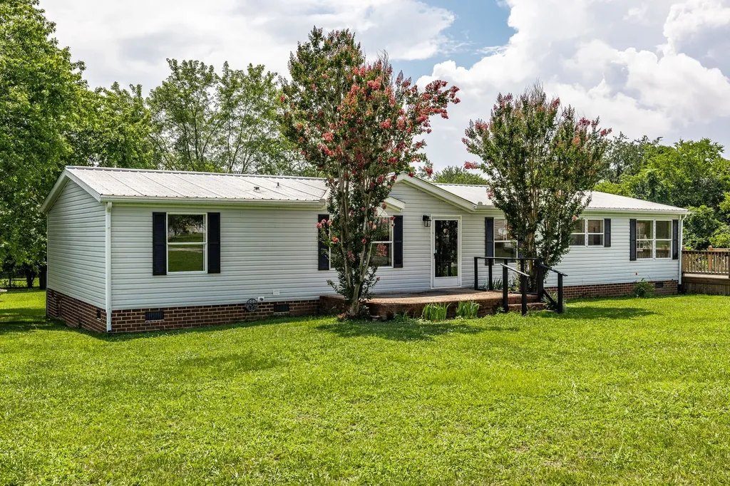 1027 Lbj Court Gallatin TN 37066