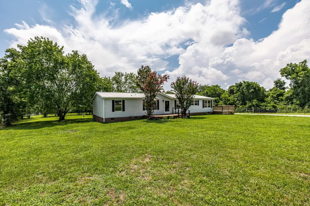 1027 Lbj Court Gallatin TN 37066
