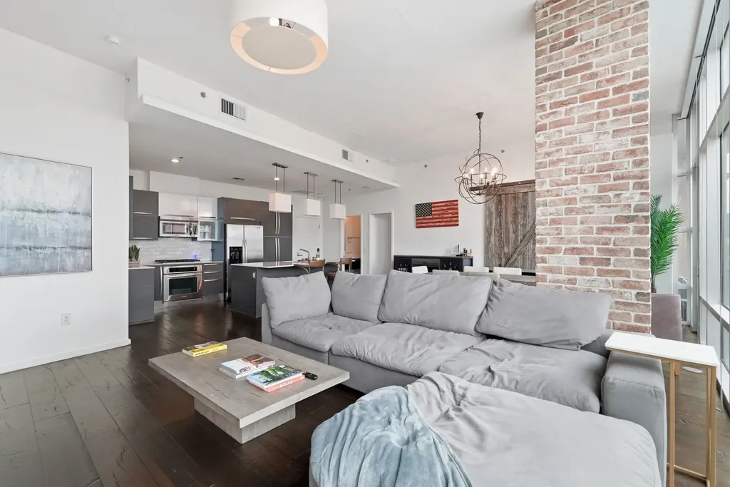 700 12th Ave, S Nashville TN 37203