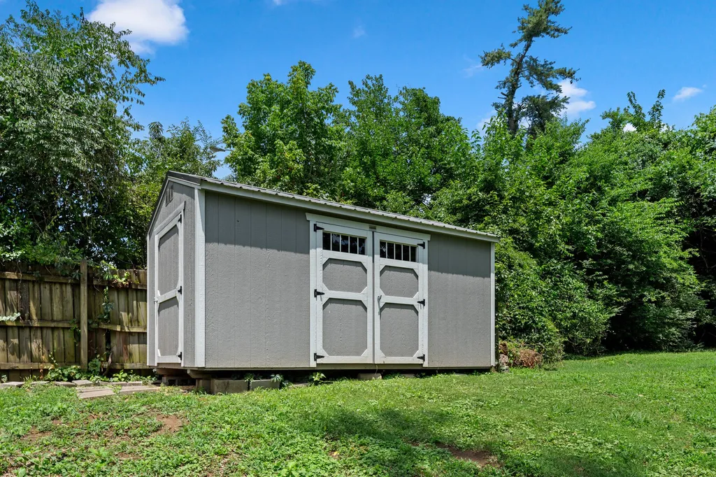 1241 Ardee Avenue Nashville TN 37216