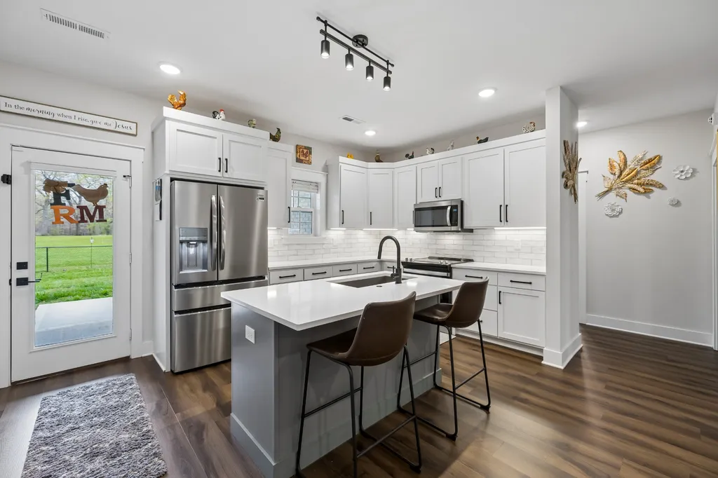 2037 W Lincoln Street Tullahoma TN 37388