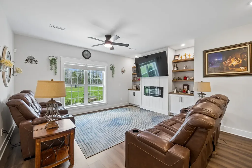 2037 W Lincoln Street Tullahoma TN 37388