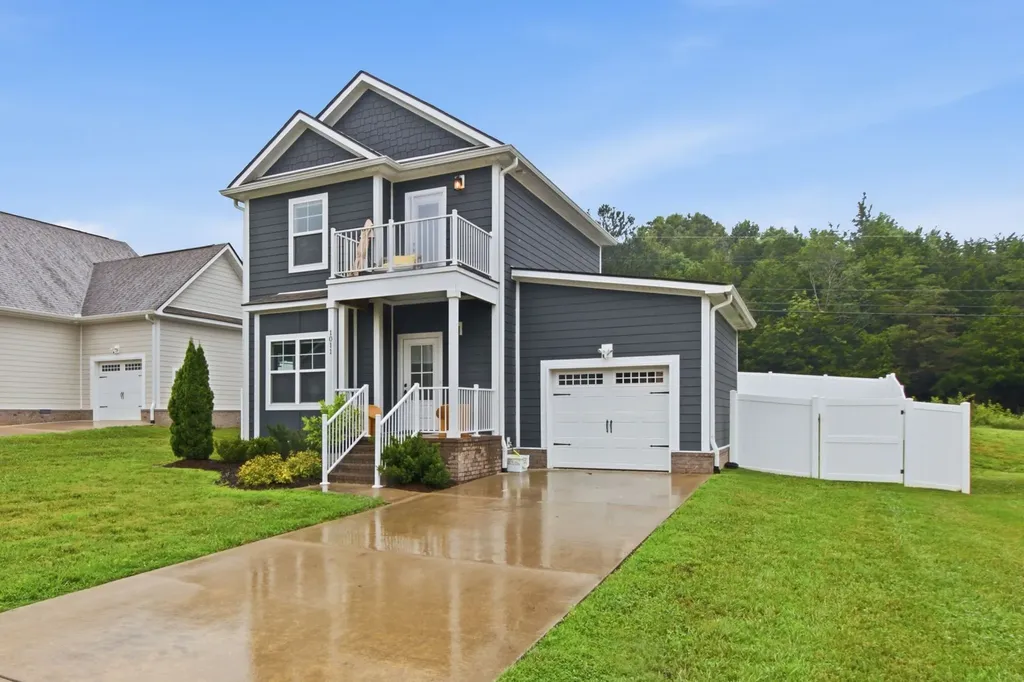 1011 Sycamore Rdg, E Burns TN 37029