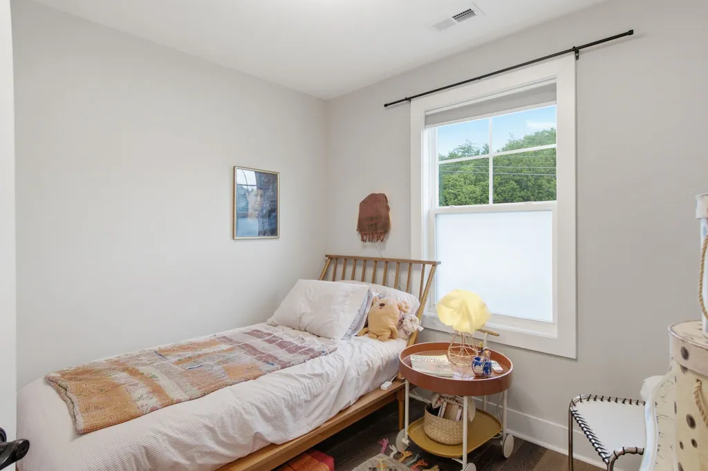 1011 Sycamore Rdg, E Burns TN 37029